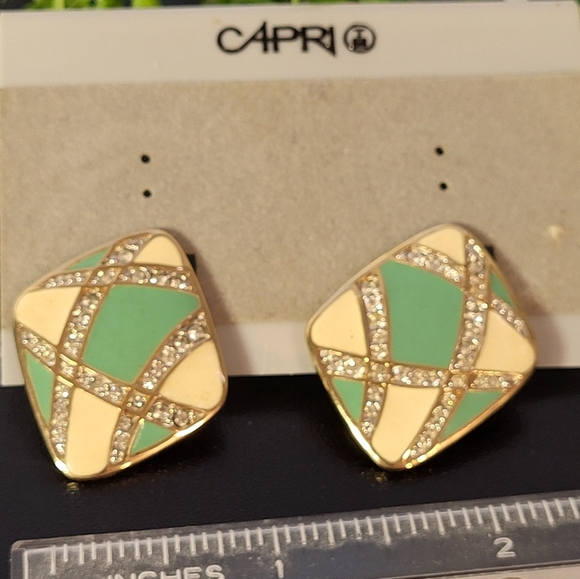 VINTAGE Capri clip-on earrings - Picture 2 of 4